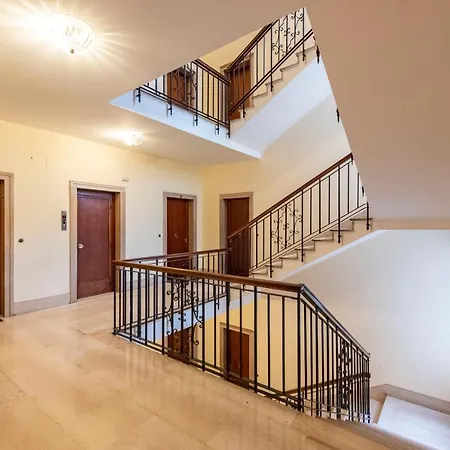 Joivy Sunny 3-bed Flat With Balconies * 热那亚