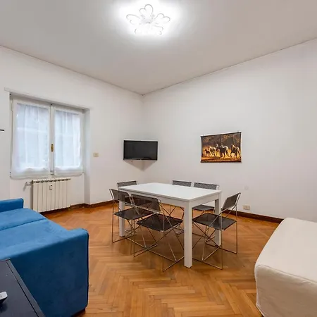 Joivy Sunny 3-bed Flat With Balconies *