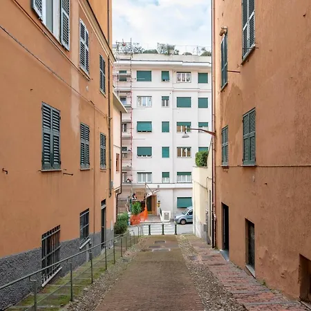 Joivy Sunny 3-bed Flat With Balconies Genua