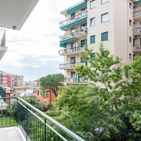 Joivy Sunny 3-bed Flat With Balconies *